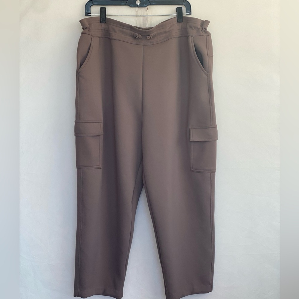 32. Heat extra extra large Capri sweat pants
